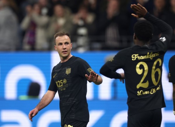 德天空:法兰克福与格策初步商谈续约,球员目前不考虑登陆美职联